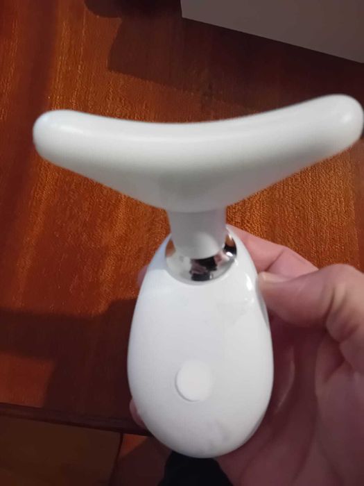 Massageador facial antirrugas com luz pulsada