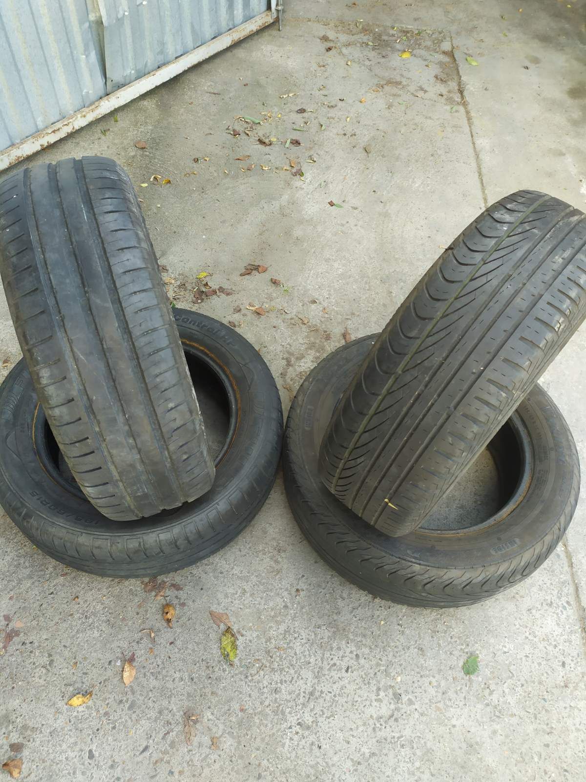Шини 195/65r15 фулда 2 шт та вікінг 2 шт