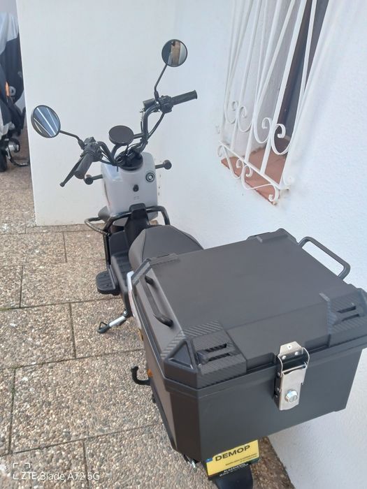 Moto nova sem seguro.