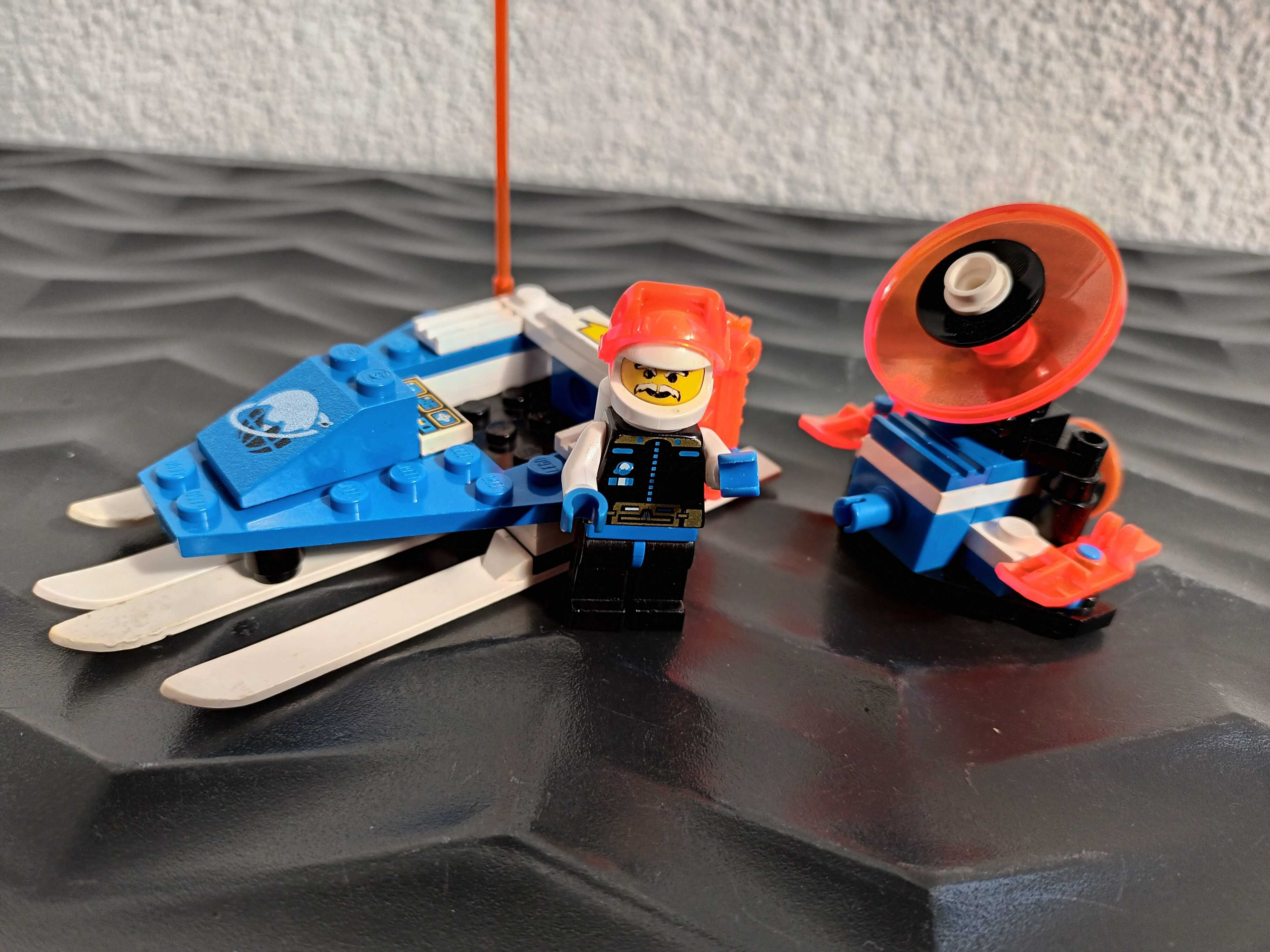 Klocki LEGO Space 6834 - Lodowa Planeta - szybowiec z płozami