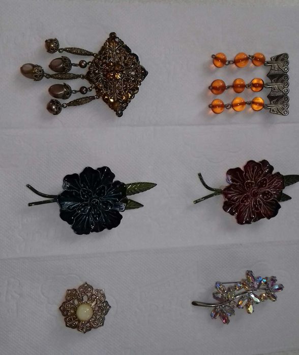 винтажные брошки.