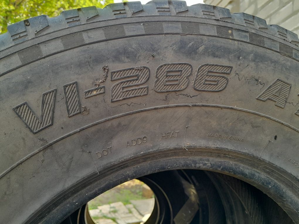 Шины лето 265/75R16 пара б.у