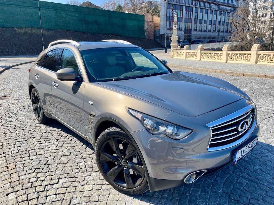 Infiniti QX70