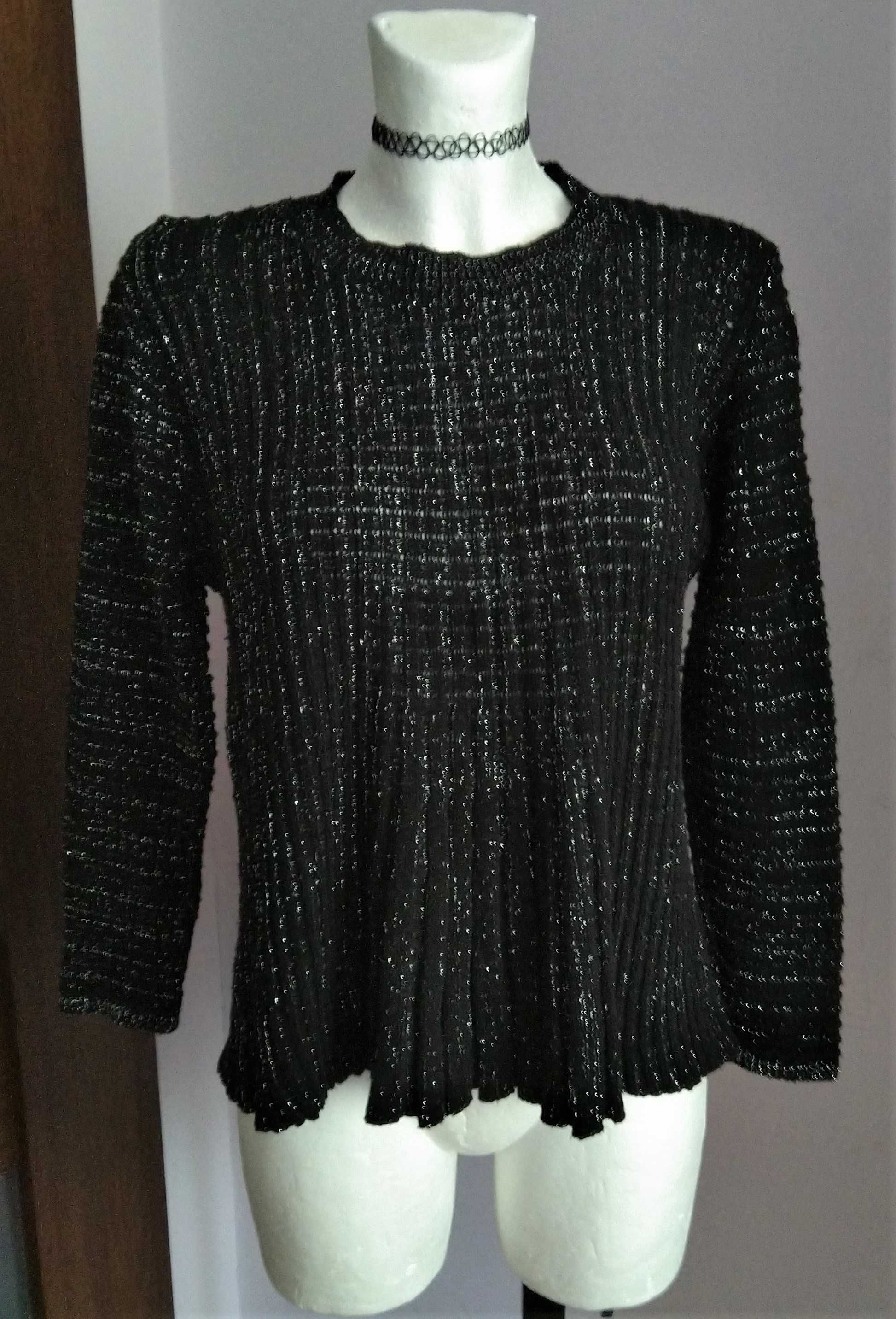 Czarny sweter przeplatany srebrną nitką Ellie Louise grunge emo goth