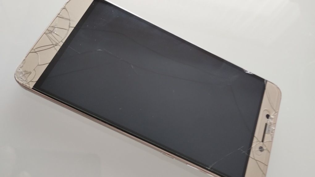 smartfon LeRee Łe 3 C1-U02 + szkła + etui
