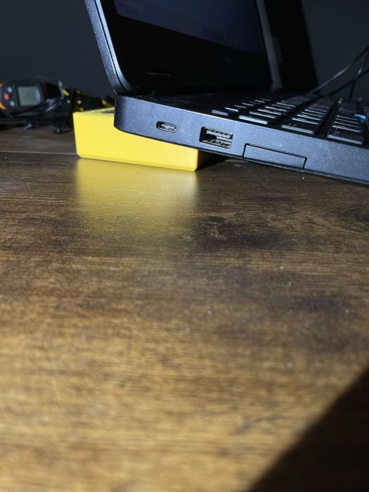 Laptop DELL 5580 i5 - 7gen/RAM 16GB /SSD 238GB Windows 11 Pro