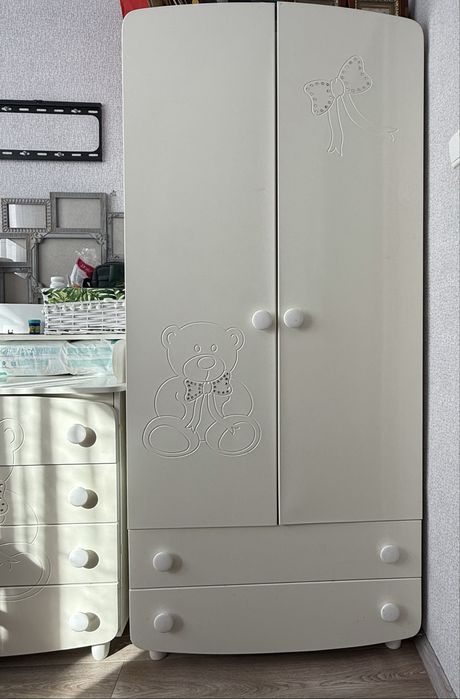 Комплект ліжечко, комод пеленатор, шафа, все фірма Верес