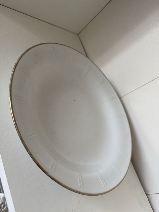 Biały głęboki talerz, złoty rant