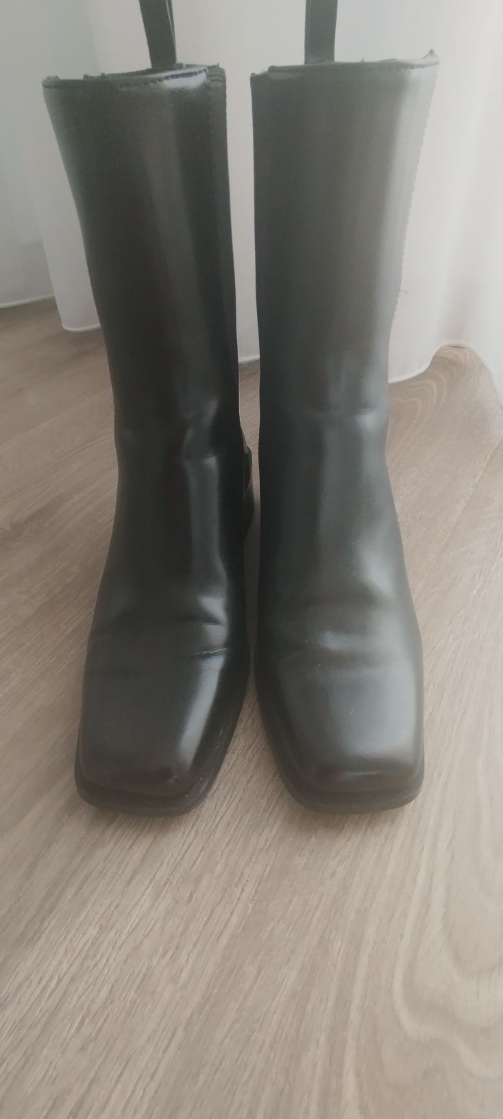 Botins pretos quase novos