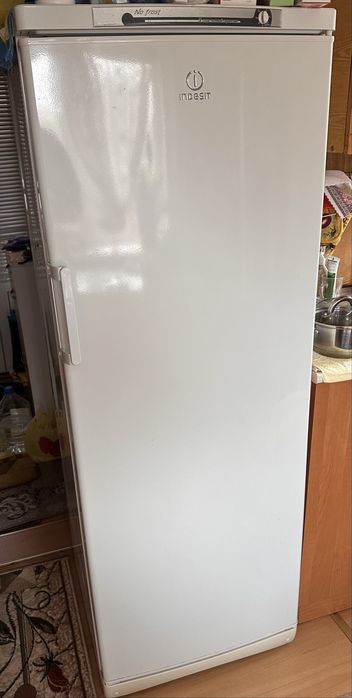 Холодильна Морозильна камера INDESIT