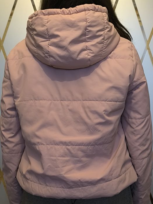 Весняна рожева курточка .