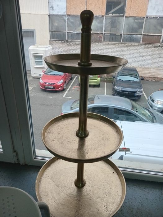 Блюдо фуршетна стійка