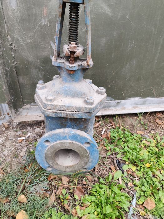 Засувка фланцева з нержавійки.