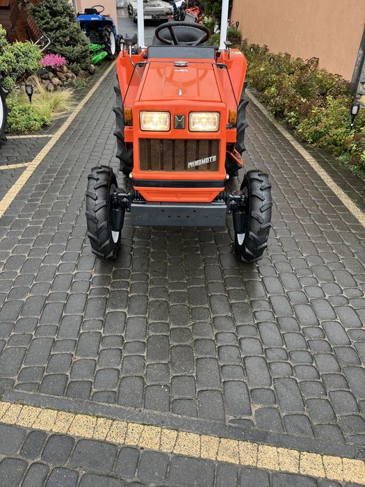 Traktor Hinomoto N189 4x4 wspomaganie rewers