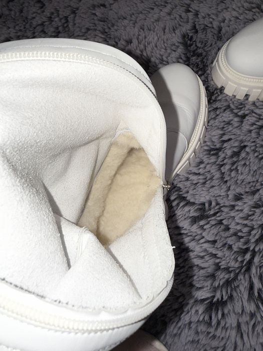 Ботфорти на масивній підошві-тренд цієї осені/зими