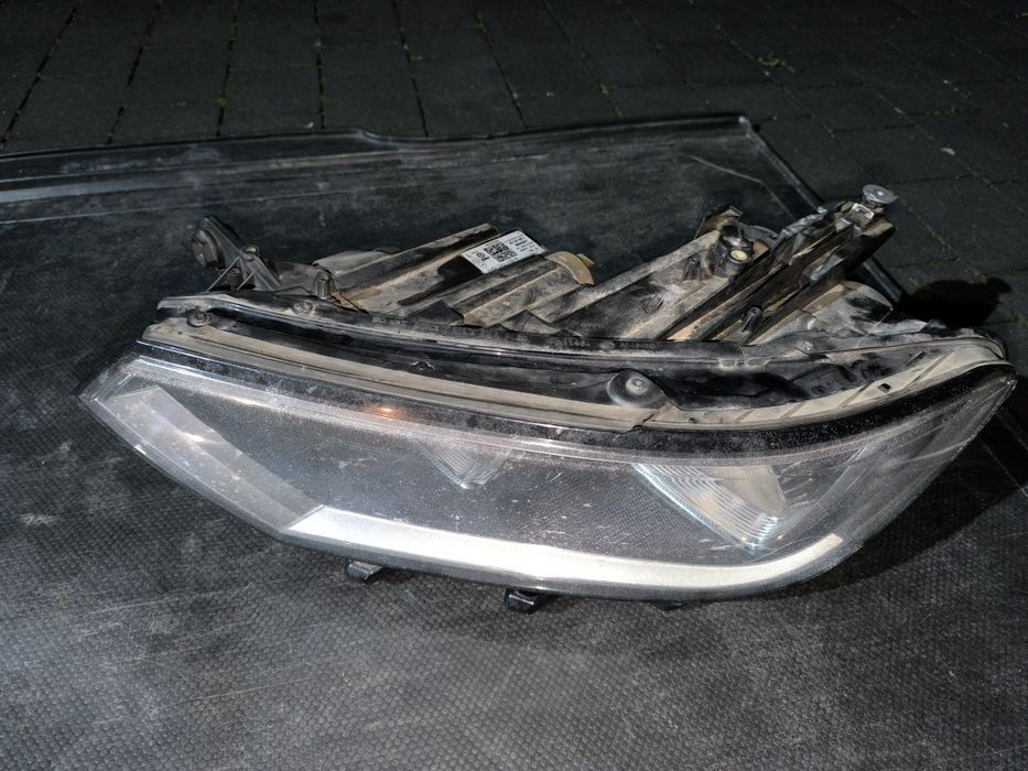 Lampa Przód lewa, VW Passat Kombi  B8