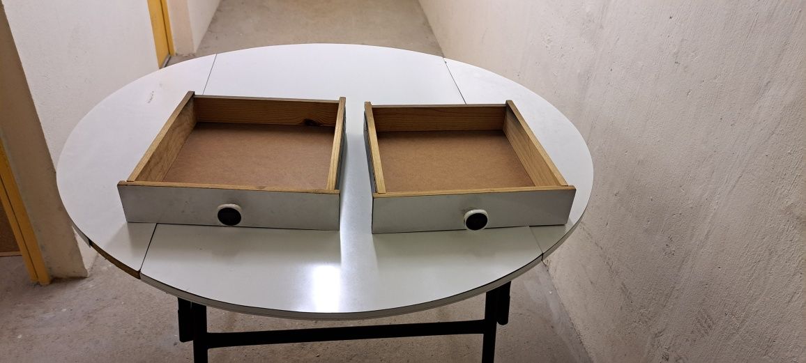 Mesa cozinha com abas