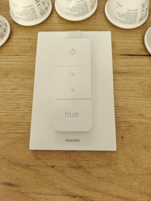 Sprzedam Nowy zestaw żarówek Hue white ambiance 5W GU10