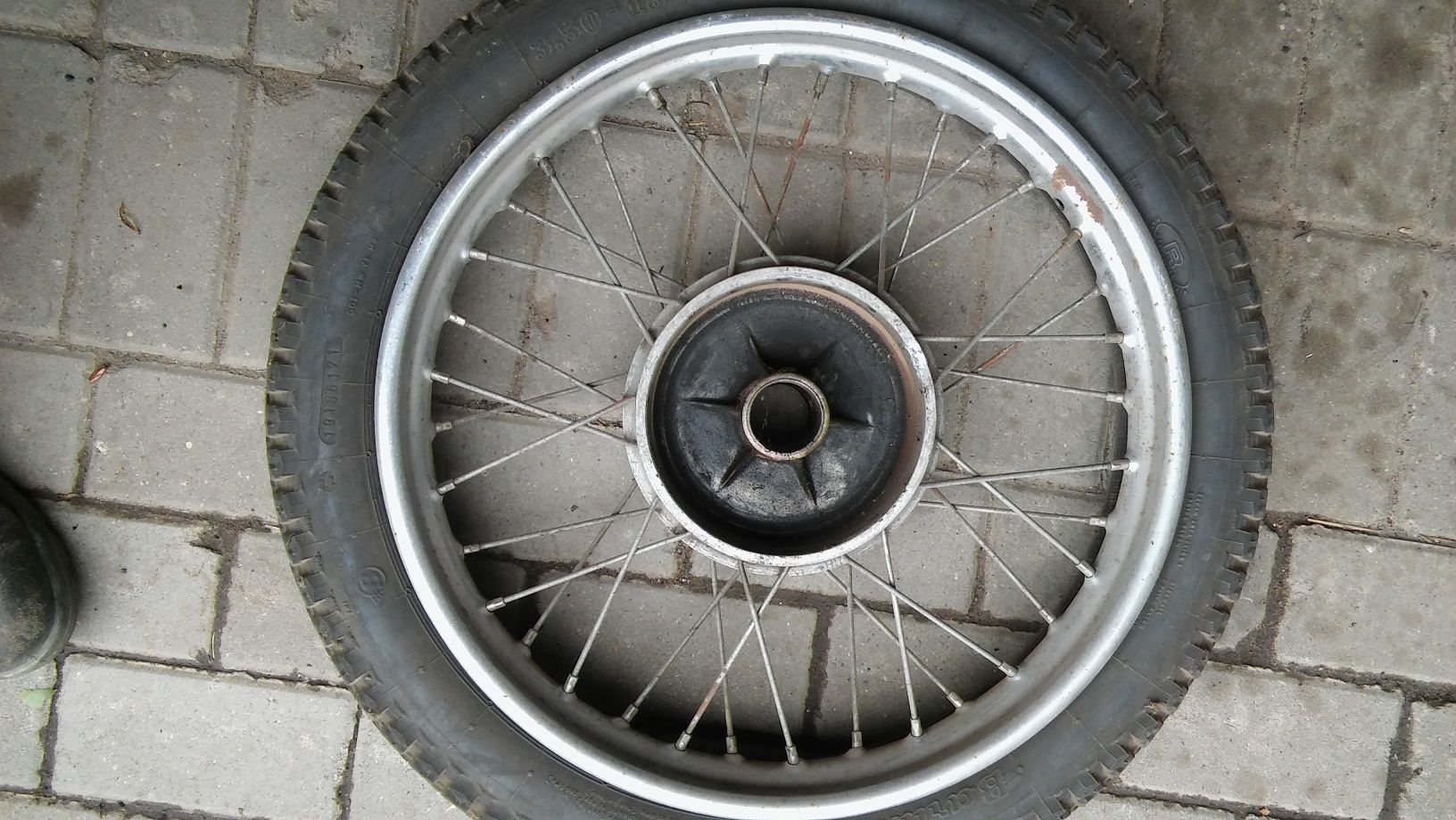 Koło felga 3,50-18  wsk jawa przód