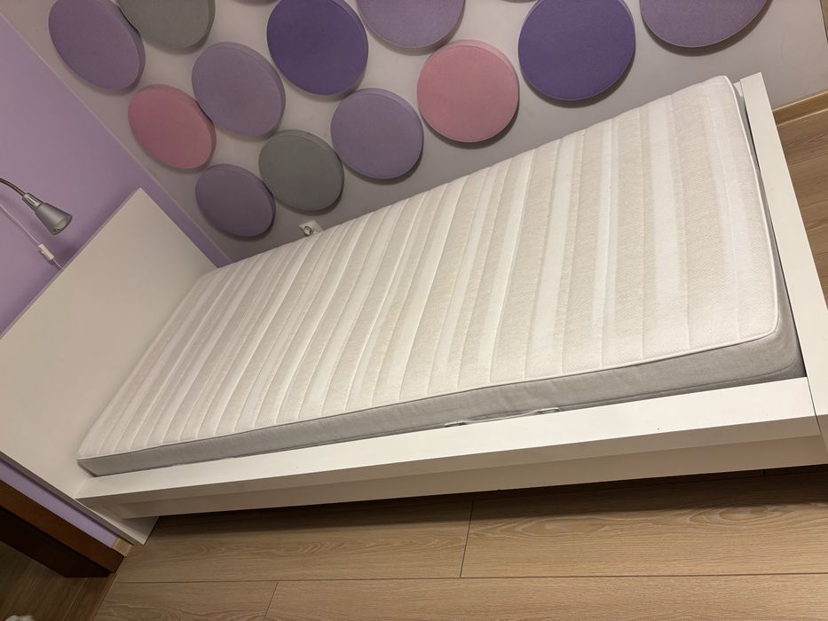 Malm łóżko  ze stelażem bez mareraca  Ikea 90x200