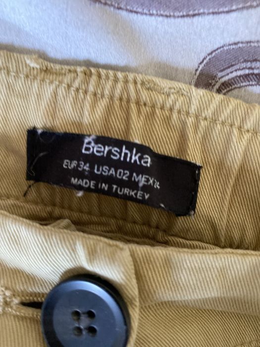 Calças bege bershka