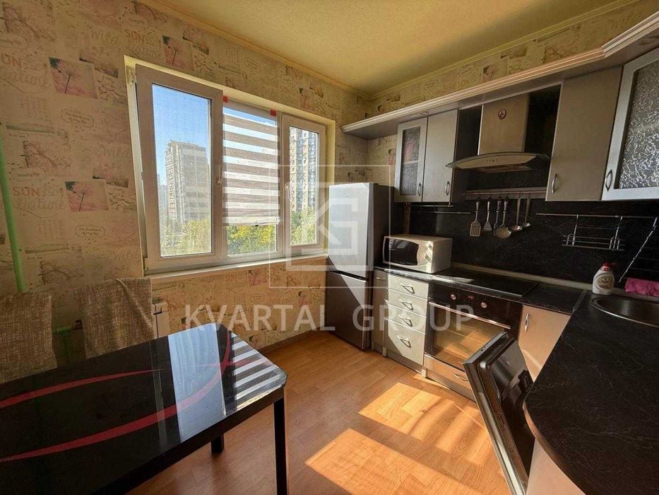 Продам ГАРНУ 2к квартиру з ремонтом, меблями, технікою. Балкон.