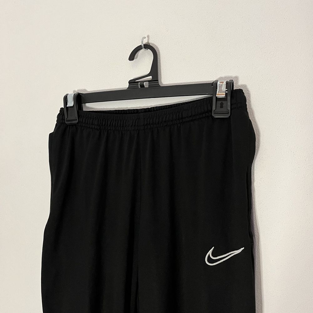 Czarne spodnie dresowe Nike dri-fit dresy sport vintage y2k drill