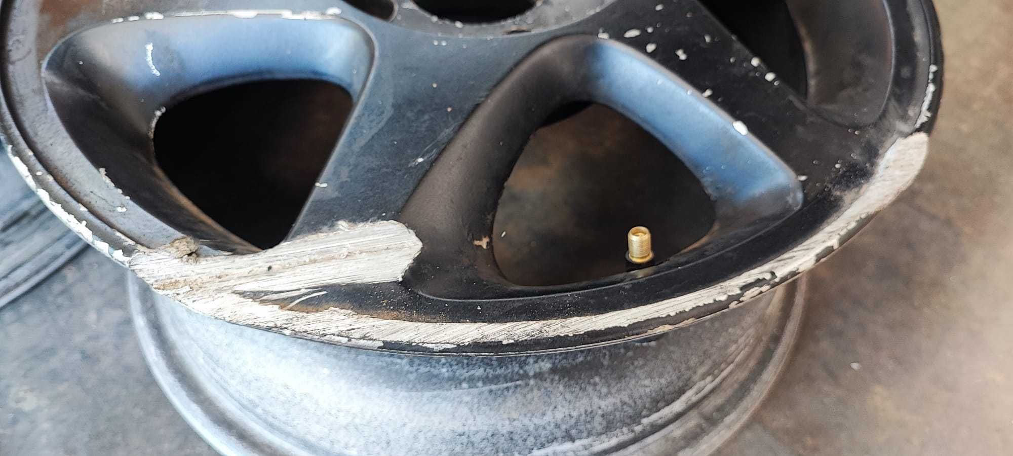 5 jantes 15 Nissan Primera GT p11