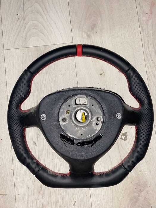 Kierownica samochodowa obszywana