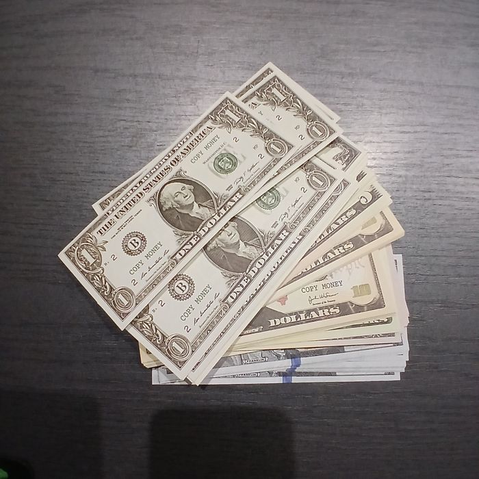 Сувенірні купюри доларів