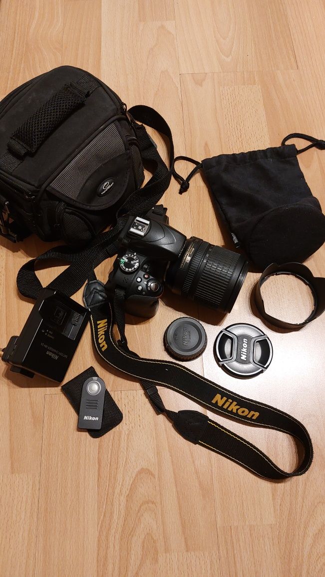 Nikon D3300, komplet, obiektyw Nikkor 18-105mm