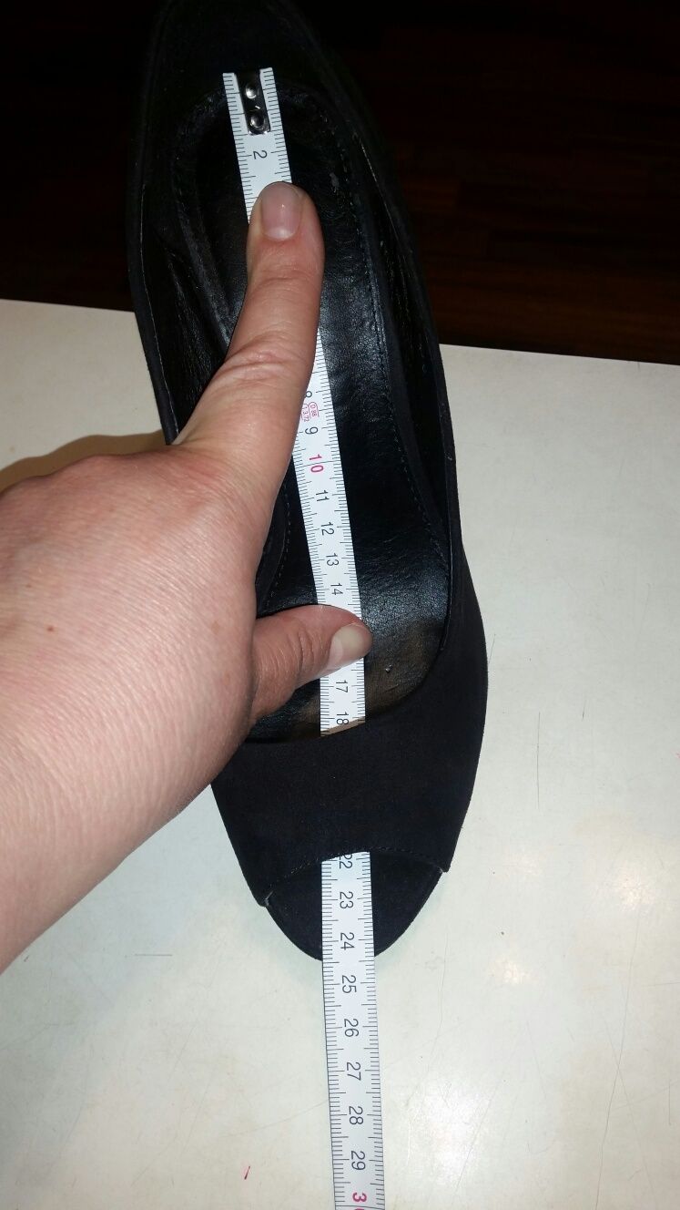 Обувь женская р.37 босоножки. Туфли черные на высоком каблуке