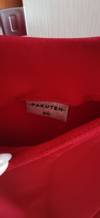 Sukienka czerwona z falbaną elegancka