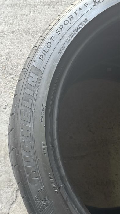 Pneus 325/35zr22 Michelin Pilot Sport 4S com 75% piso