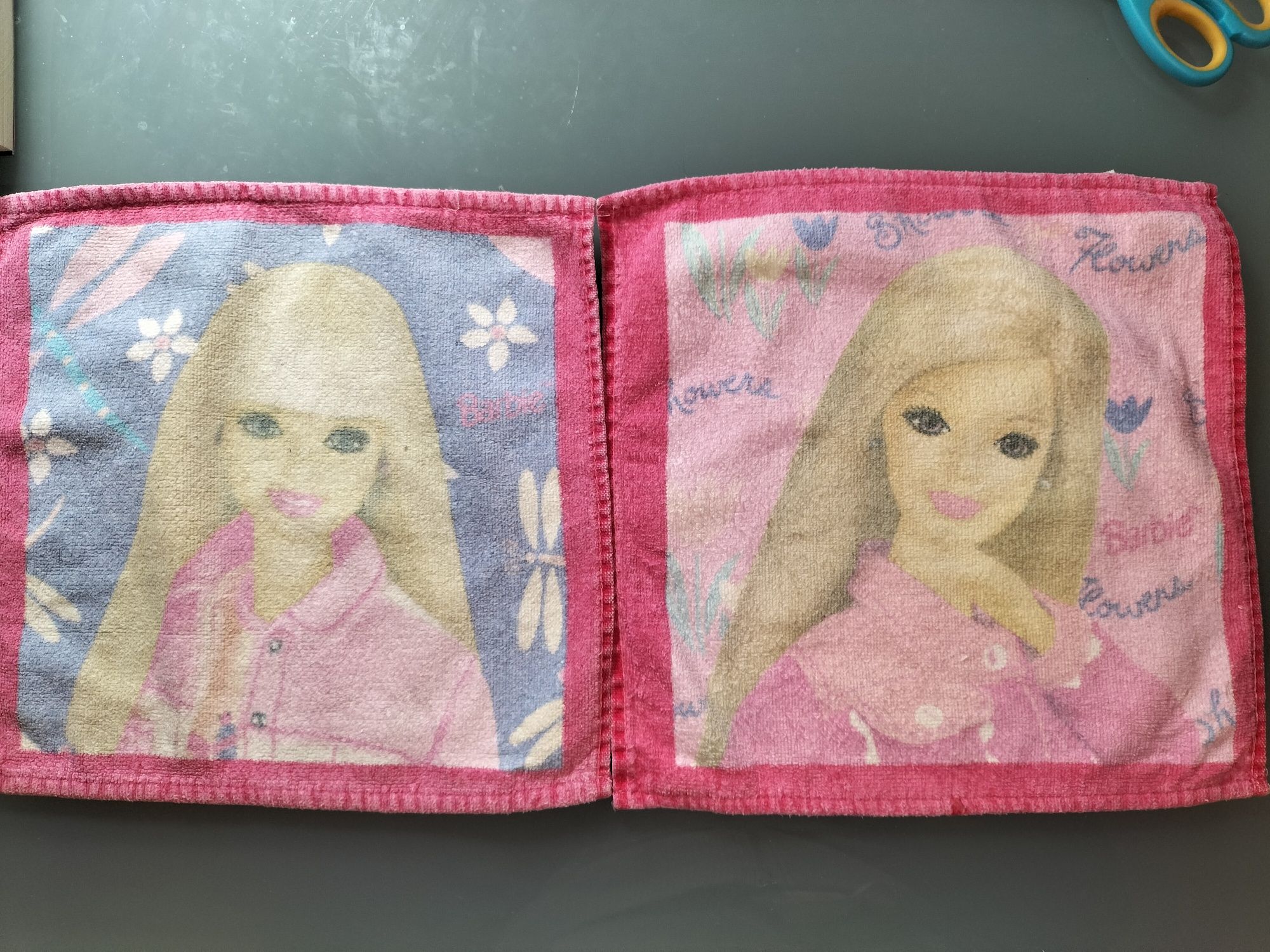 Dwa małe ręczniczki Barbie, vintage
