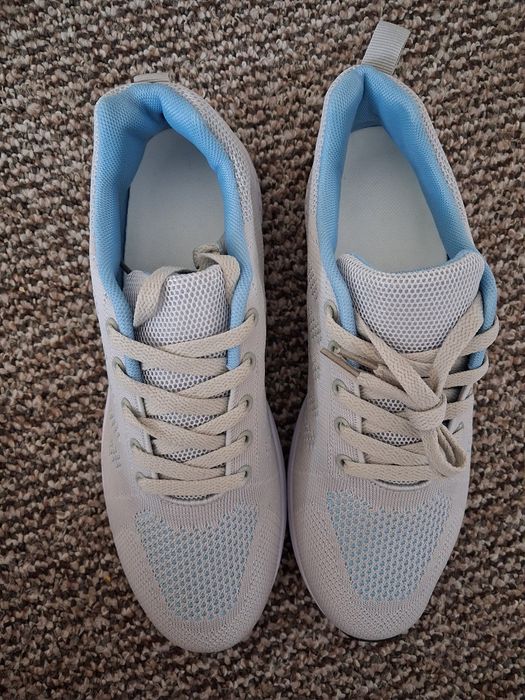 Кросівки жіночі 41 розмір 27 см.