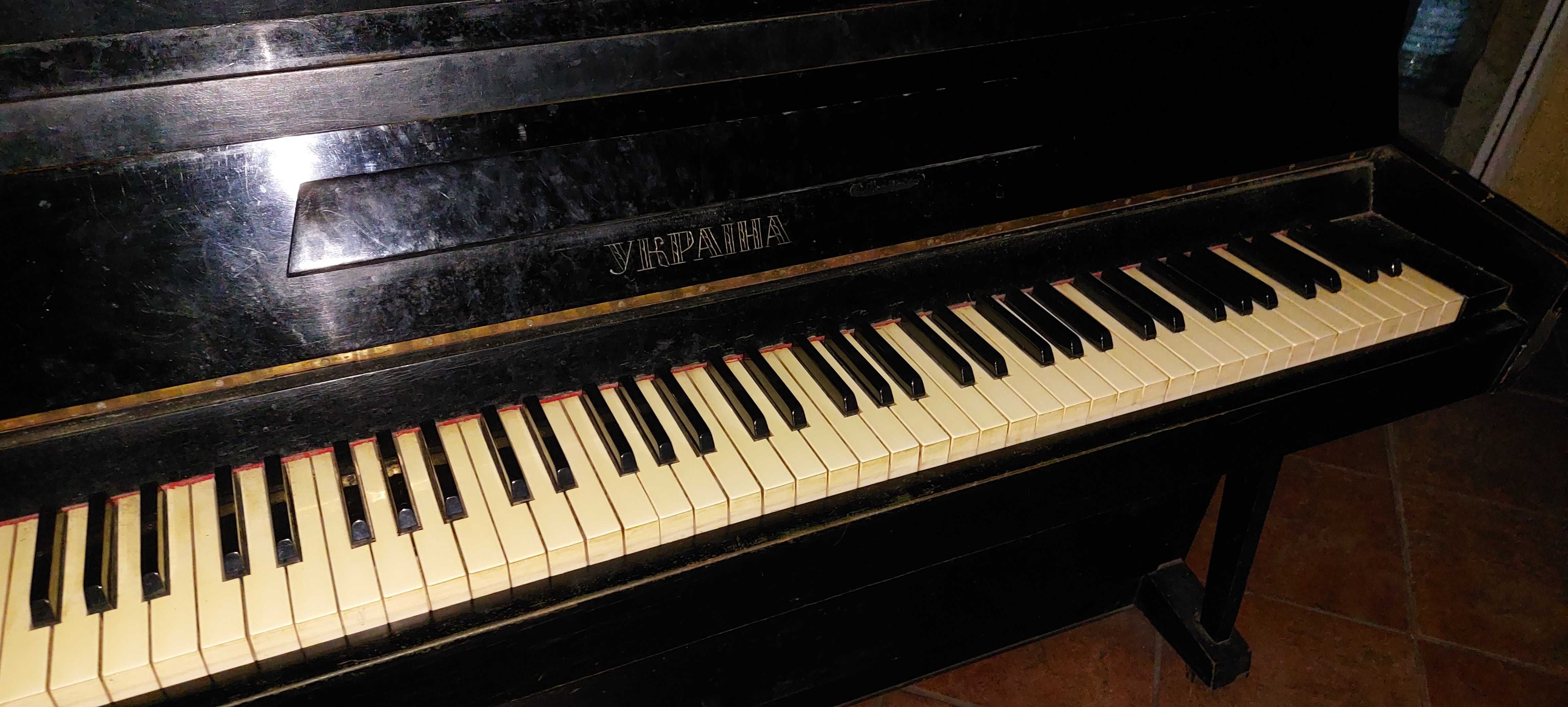 Піаніно Україна чорного кольору. 1500грн