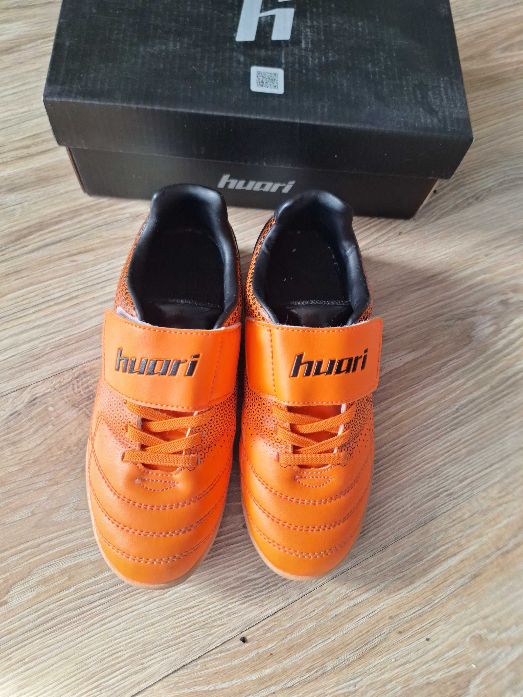 Buty piłkarskie halówki  HUARI TACUARI JR IC 34