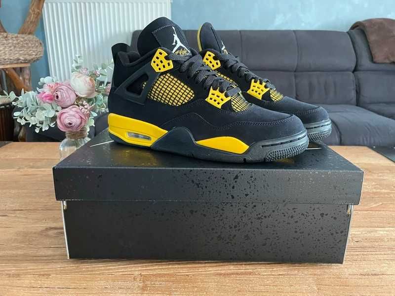 "Buty biegania "Nike_Air_Jordan_4_Retro_Black_Thunder_Roz.42