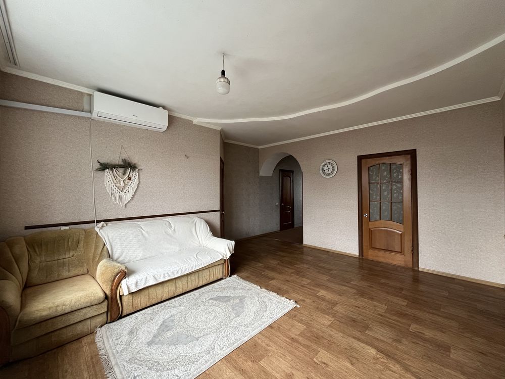 Продается дом в центре села Усатово