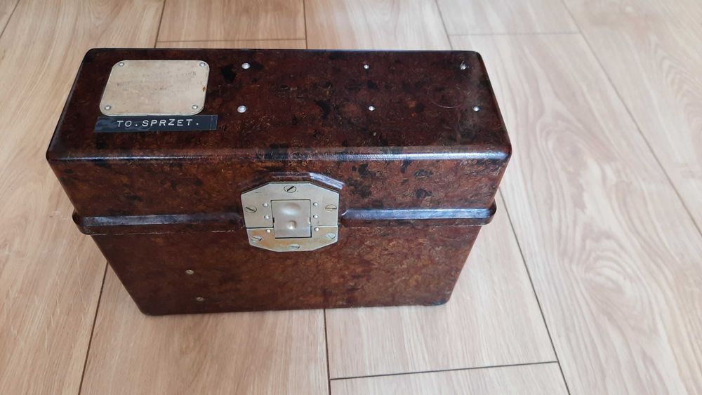 Telefon polowy MB - 66 z 1984r., egzemplarz nr 1