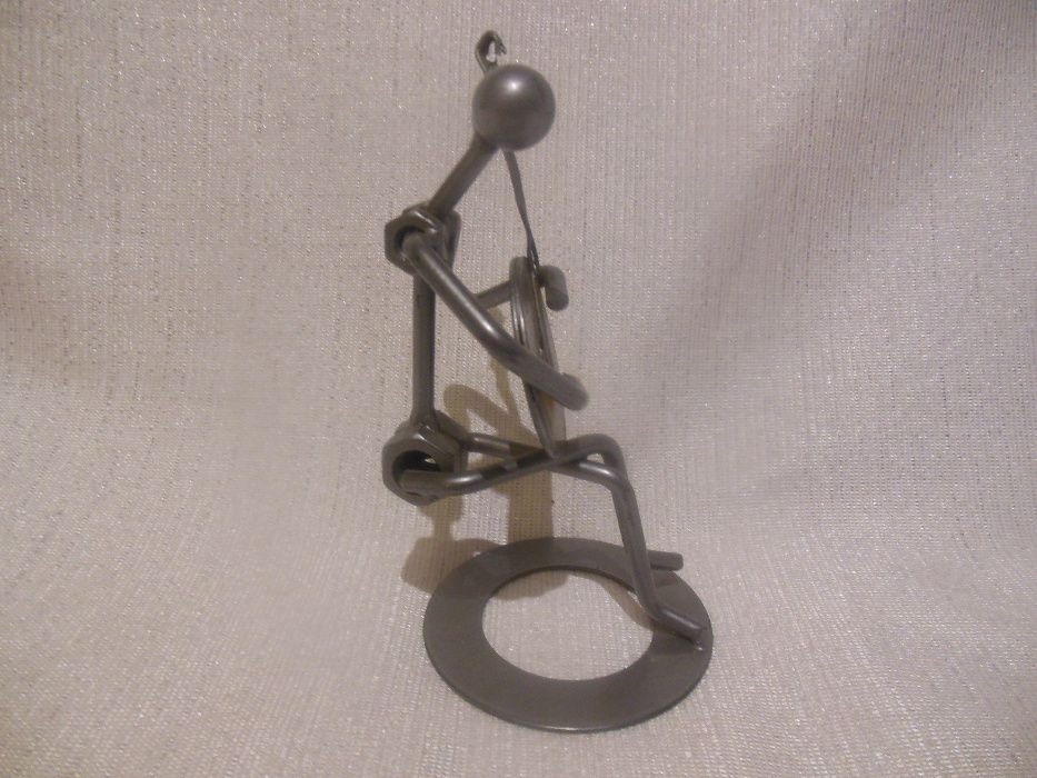 Figurka gitarzysta metaloplastyka