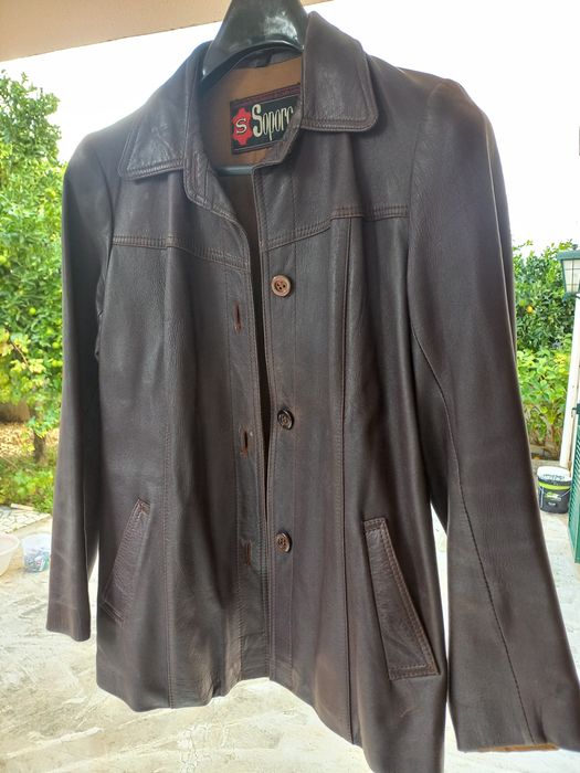 Casaco em cabedal castanho