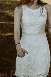 Sukienka koronkowa biała Cropp