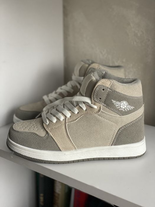 Кросівки зимові хайтопи жіночі замшеві