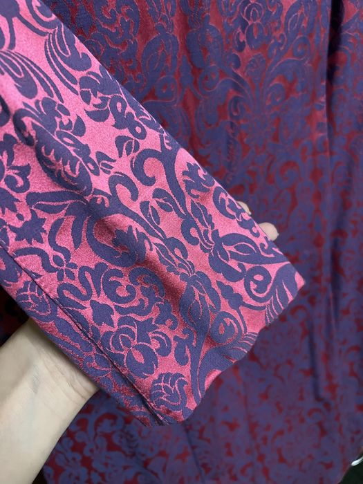 Сукня жіноча переливається з рожевого до червонішого