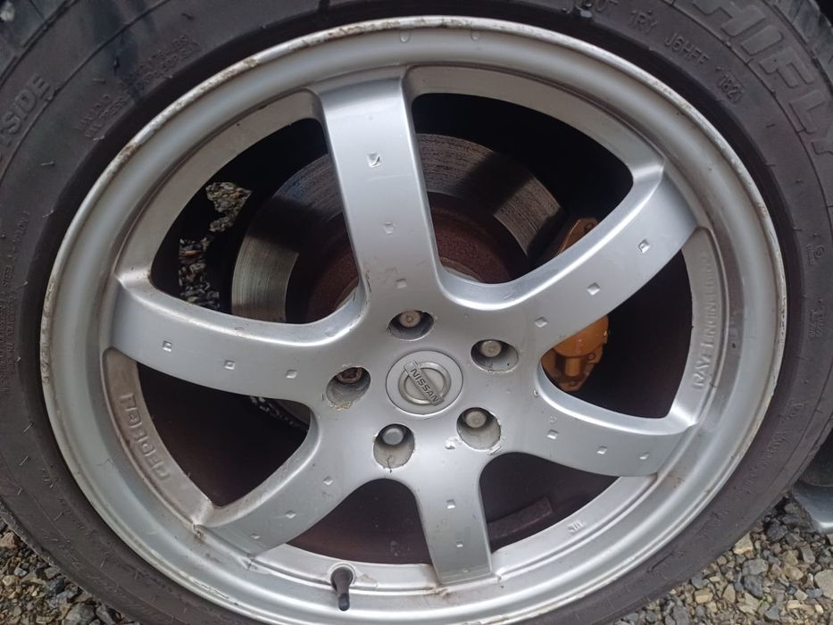 Nissan 350z felgi rays 18" z dystansami