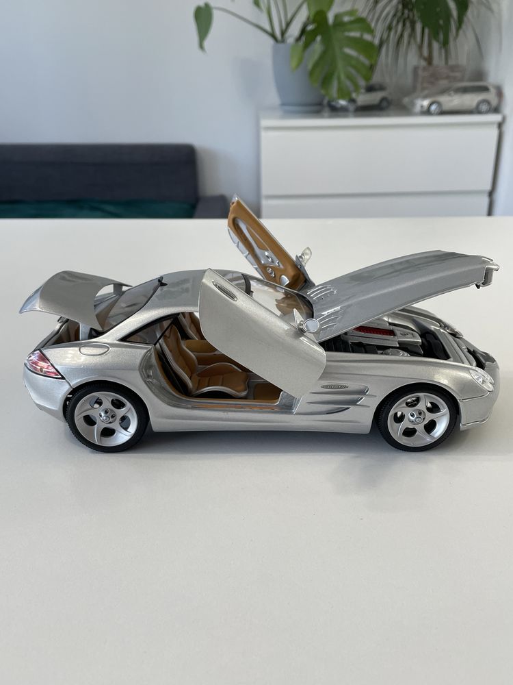 Model Mercedes Vision SLR (1999) 1/18 Maisto jak Bburago Welly Solido