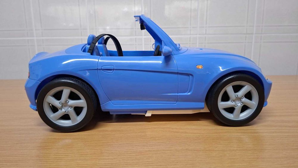Carro azul da Barbie de 2003
