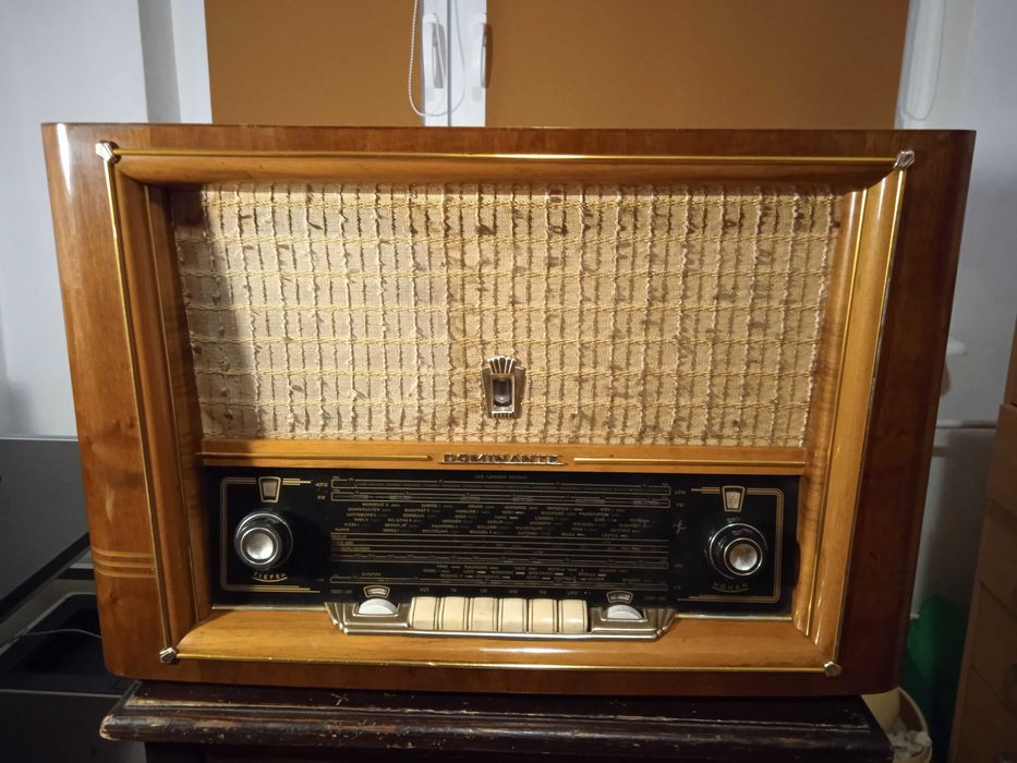 Radio Super Dominante WF2a AM/FM Serie Dresden